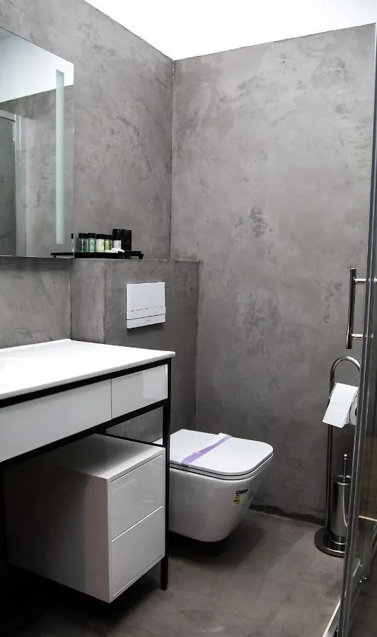 Triss Hotel Tiran