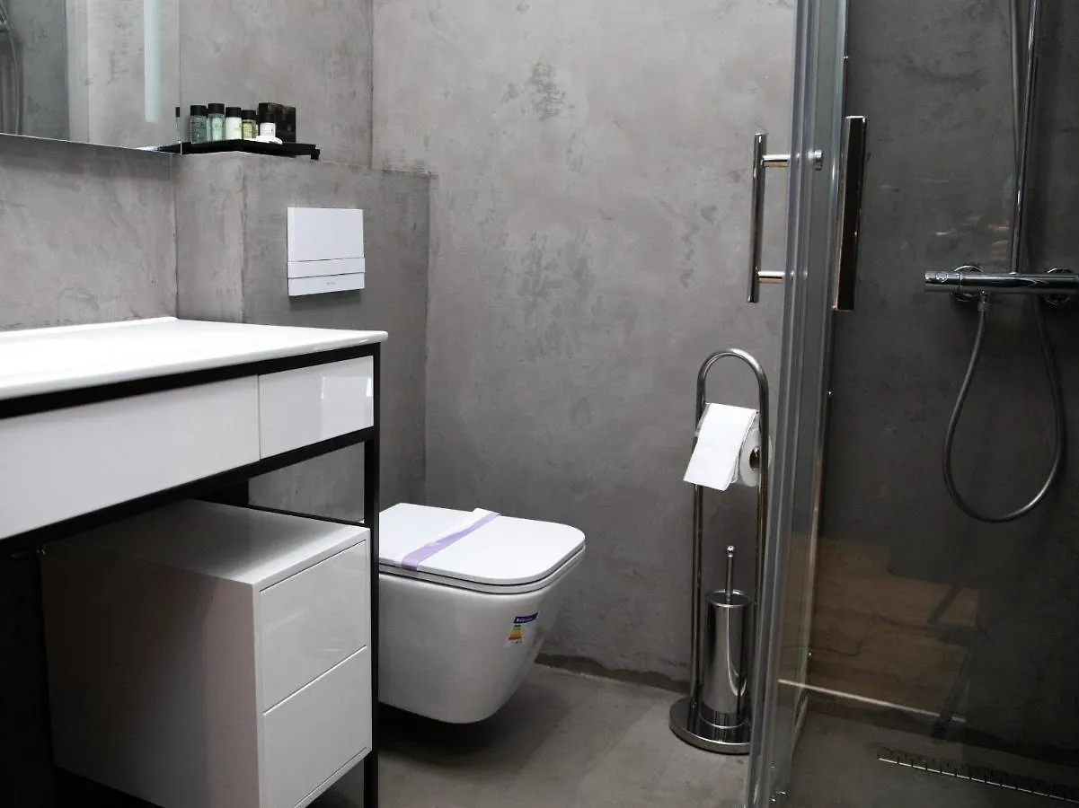 Triss Hotel Tiran