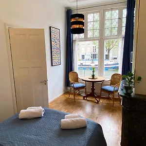 Konukevi Canal Hideaway Amsterdam