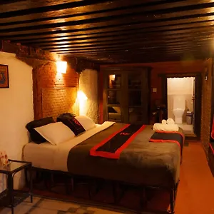 Hira Pensión Lalitpur